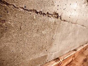 Dekoracyjna ściana betonowa w hotelowej restuaracji - zdjęcie od jms STUDIO s.c.