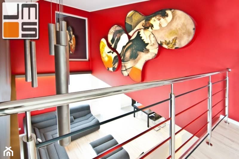 Aranżacja ścian w salonie kolor czerwony we wnetrzach - zdjęcie od jms STUDIO s.c. - Homebook