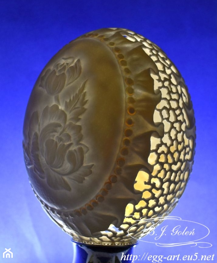 Piwonie i falbanki - rzeźba na strusim jaju - egg art - zdjęcie od Ażurowe pisanki rzeźbione - Egg art - Homebook