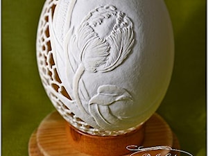 Strusie jajko rzeźbione - tulipany - zdjęcie od Ażurowe pisanki rzeźbione - Egg art