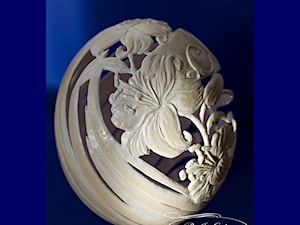 Wielkanoc 2021 - lilie - pisanka rzeźbiona - zdjęcie od Ażurowe pisanki rzeźbione - Egg art
