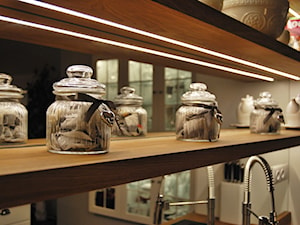 Biała klasyczna kuchnia - Kuchnia, styl tradycyjny - zdjęcie od SOFISTO Pracownia Projektowa