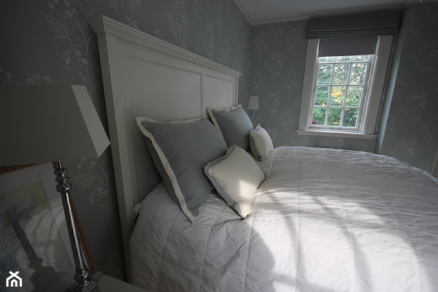 Łóżko ze stylizowanym wezgłowiem - zdjęcie od Elen Meble