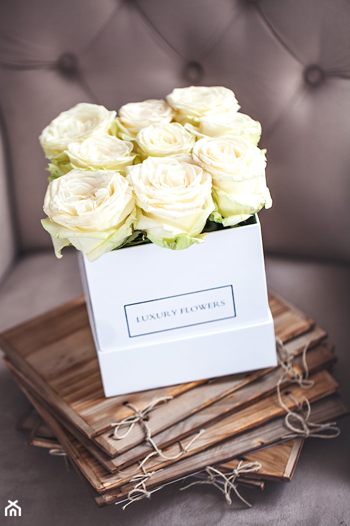 Kwiaty w pudelku - zdjęcie od Luxury-Flowers - Homebook