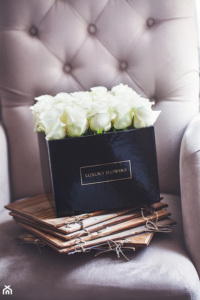 Kwiaty w pudelku - zdjęcie od Luxury-Flowers - Homebook