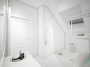 Classic beauty - Średnia na poddaszu z lustrem z marmurową podłogą łazienka z oknem, styl tradycyjny - zdjęcie od TEMA Architekci