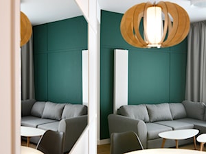 OVO WROCŁAW - Apartament Zielony - Mały zielony salon z jadalnią, styl nowoczesny - zdjęcie od ROOM STUDIO