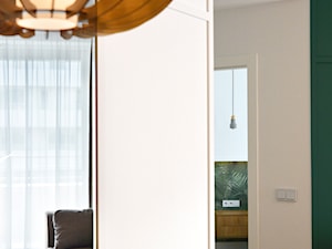 OVO WROCŁAW - Apartament Zielony - Mały biały salon, styl nowoczesny - zdjęcie od ROOM STUDIO
