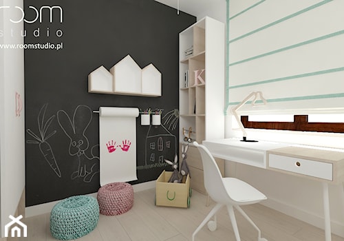 Dziewczęce pokoje - Mały biały czarny pokój dziecka dla nastolatka dla chłopca dla dziewczynki, styl skandynawski - zdjęcie od ROOM STUDIO