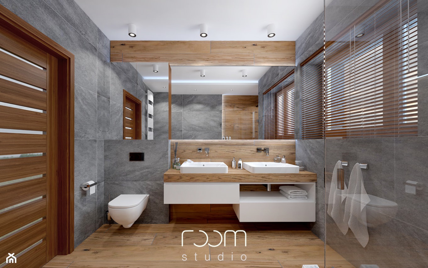 Łazienka szara z drewnem - Średnia z dwoma umywalkami łazienka z oknem - zdjęcie od ROOM STUDIO - Homebook