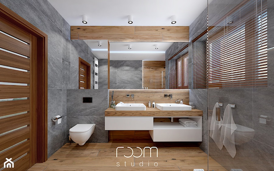 Łazienka szara z drewnem - Średnia z dwoma umywalkami łazienka z oknem - zdjęcie od ROOM STUDIO