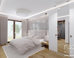 Dom jednorodzinny - Żerniki, Wrocław - Średnia duża biała szara sypialnia, styl nowoczesny - zdjęcie od ROOM STUDIO - Homebook