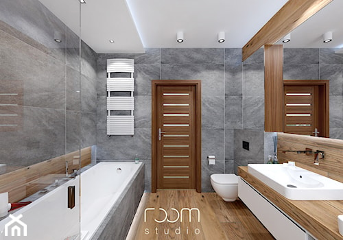 Łazienka szara z drewnem - Średnia z dwoma umywalkami z punktowym oświetleniem łazienka - zdjęcie od ROOM STUDIO