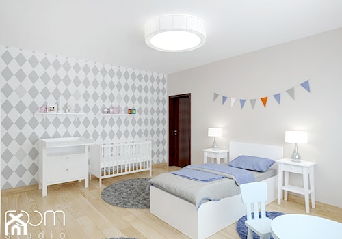 Dom na Grabiszynku we Wrocławiu - Duży biały szary pokój dziecka dla niemowlaka dla dziecka dla chłopca - zdjęcie od ROOM STUDIO