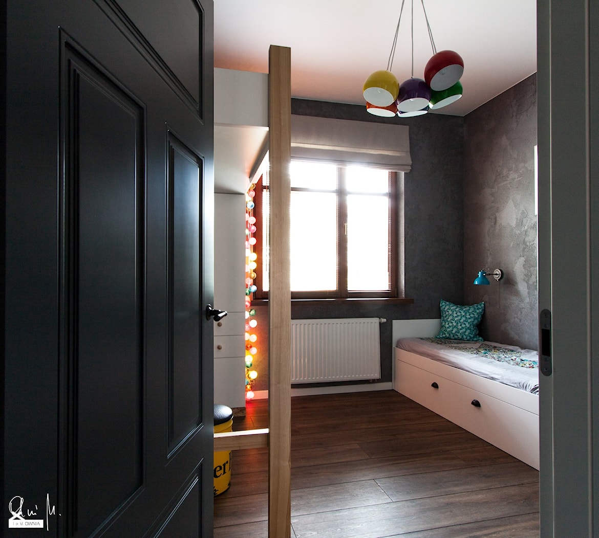 Mieszkanie szare - Średni szary pokój dziecka dla nastolatka dla chłopca dla dziewczynki - zdjęcie od Pracownia Ani M. - Homebook