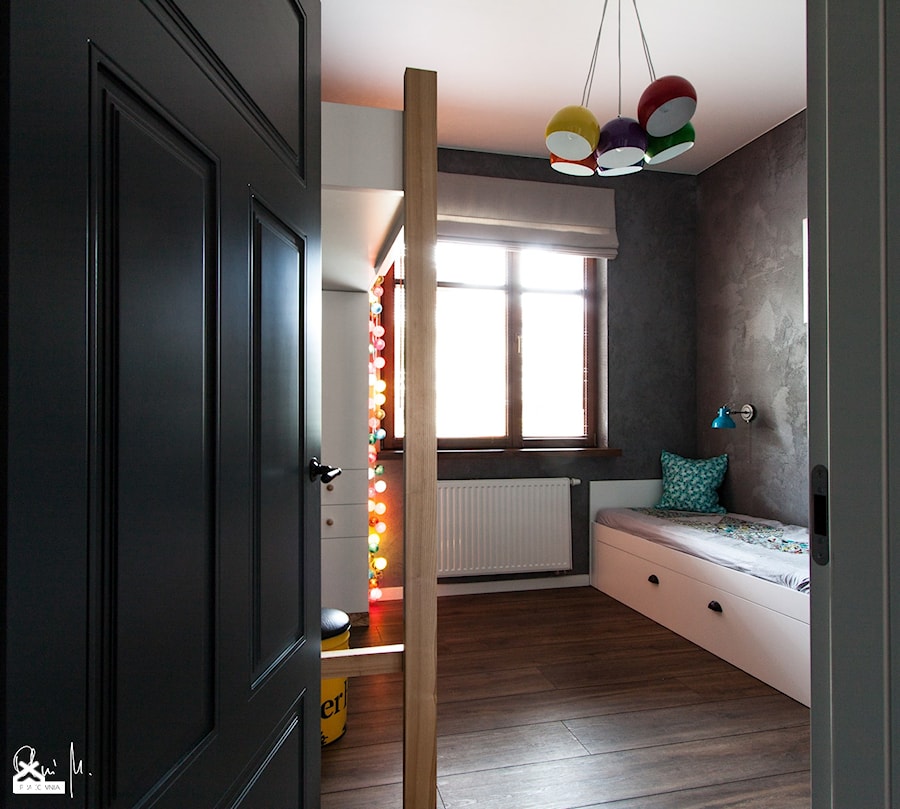 Mieszkanie szare - Średni szary pokój dziecka dla nastolatka dla chłopca dla dziewczynki - zdjęcie od Pracownia Ani M.