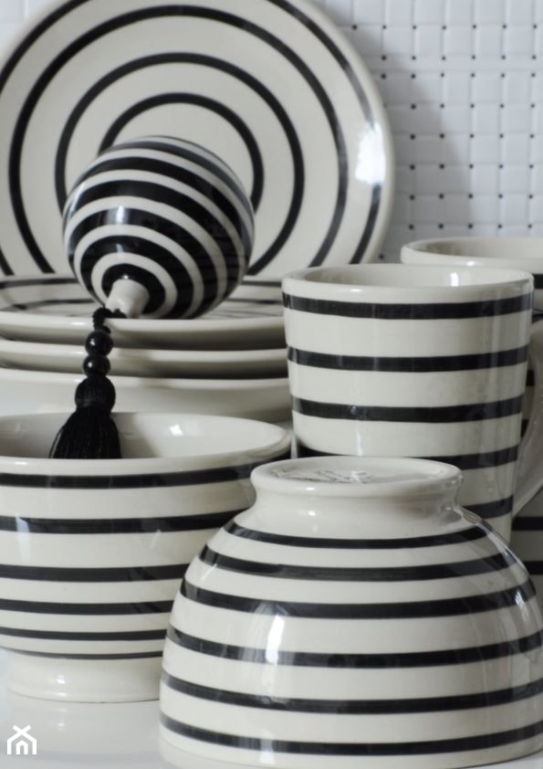 Ceramika w paski - zdjęcie od KOKON HOME - Homebook