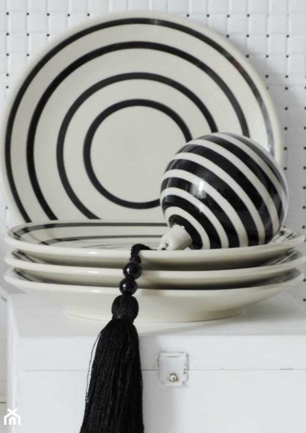 Ceramika w paski - zdjęcie od KOKON HOME - Homebook