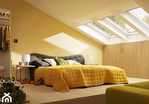 Sypialnia na poddaszu - inspiracje VELUX - Średnia żółta sypialnia na poddaszu, styl minimalistyczny - zdjęcie od VELUX
