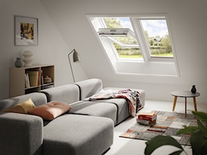 Okna dachowe w zestawach - Mały biały salon, styl skandynawski - zdjęcie od VELUX