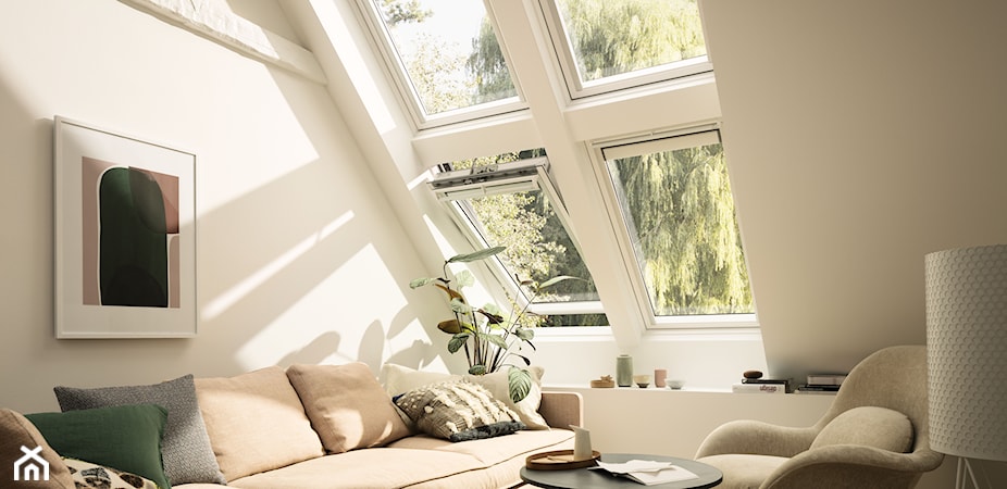 Okna dachowe w zestawach, czyli sposób na jasne i słoneczne poddasze