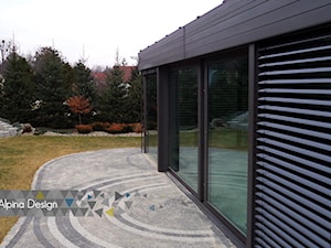 Ogród zimowy oraz żaluzje fasadowe zewnętrzne - zdjęcie od ALPINA Ogrody zimowe ,. oranżerie, zadaszenia, szkło architektoniczne
