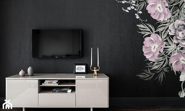 czarna ściana w salonie, trendy wnętrzarskie 2019, duże kwiaty na tapecie