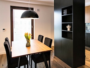 Apartament na Solcu - Mała biała jadalnia w kuchni, styl nowoczesny - zdjęcie od GUST MEBLE