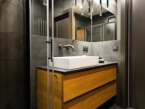Apartament na Solcu - Mała bez okna z lustrem z punktowym oświetleniem łazienka, styl nowoczesny - zdjęcie od GUST MEBLE