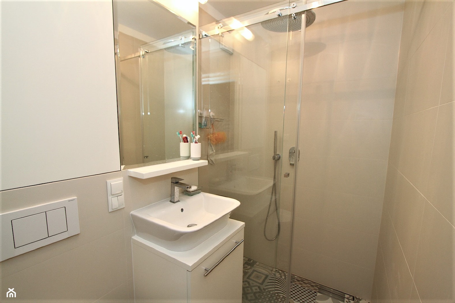 Mieszkanie na Pradze - Mała bez okna łazienka, styl nowoczesny - zdjęcie od GUST MEBLE - Homebook