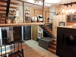 Loft w wieży w jednej z łódzkich fabryk - Salon, styl industrialny - zdjęcie od me_myself_and_i