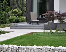 OGRÓD PRZYDOMOWY W WARSZAWIE - Średni ogród za domem, styl nowoczesny - zdjęcie od Line Design - Homebook