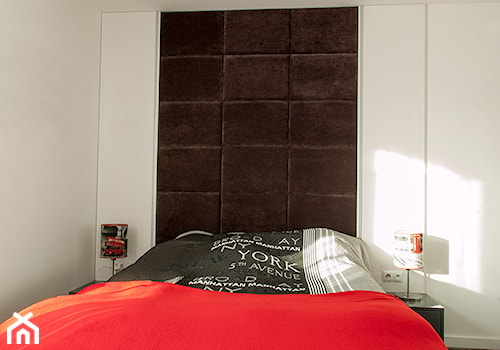 sypialnia z nutą czerwieni - zdjęcie od Atmosfera Wnętrz