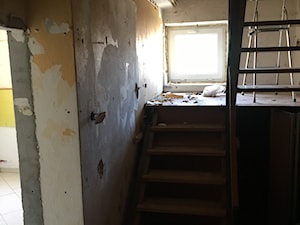 Modernizacja klatki schodowej w mieszkaniu - Schody, styl tradycyjny - zdjęcie od QBX