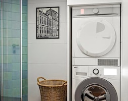 Kawalerka z antresolą - Średnia bez okna z pralką / suszarką łazienka, styl industrialny - zdjęcie od Architektura wnętrz Sylwia Woch - Homebook