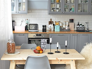 Projekt kuchni w stylu skandynawskim z okapem Mirida White - Kuchnia, styl skandynawski - zdjęcie od GLOBALO.PL - Ciche i wydajne okapy kuchenne
