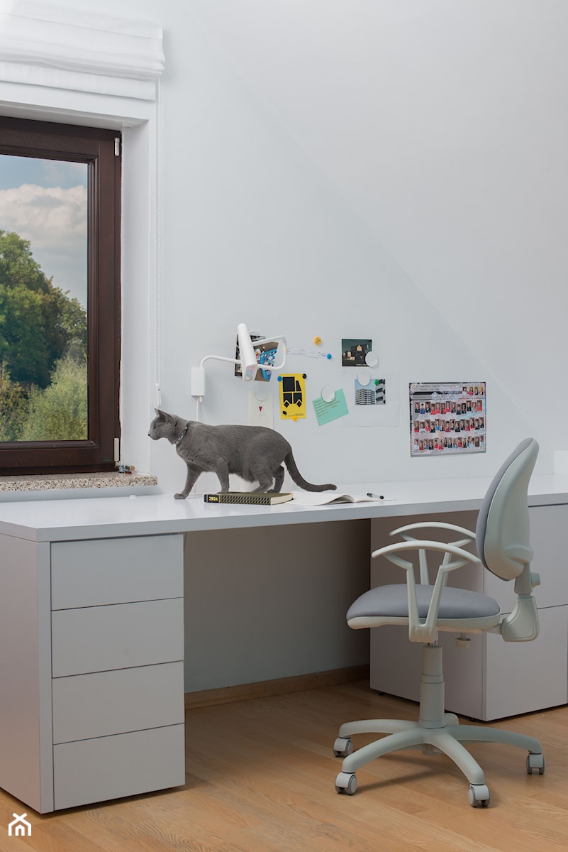 pokój nastolatki Mysłowice - Średnie białe biuro, styl nowoczesny - zdjęcie od BRO.KAT