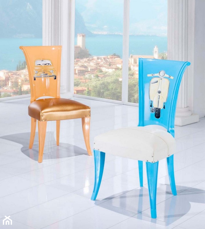 Drewniane krzesła z grawerowanym oparciem - zdjęcie od Green Valley Meble Premium - Homebook