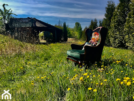 Aranżacje wnętrz - Salon: Fotel Uszak w otoczeniu przyrody - Green Valley Meble Premium. Przeglądaj, dodawaj i zapisuj najlepsze zdjęcia, pomysły i inspiracje designerskie. W bazie mamy już prawie milion fotografii!