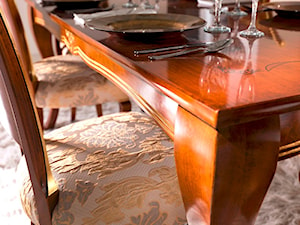 Stoły i krzesła do klasycznej jadalni - zdjęcie od Green Valley Meble Premium
