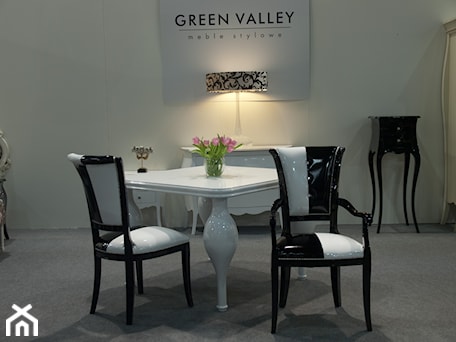 Aranżacje wnętrz - Jadalnia: Krzesła i stoły Glamour - Green Valley Meble Premium. Przeglądaj, dodawaj i zapisuj najlepsze zdjęcia, pomysły i inspiracje designerskie. W bazie mamy już prawie milion fotografii!