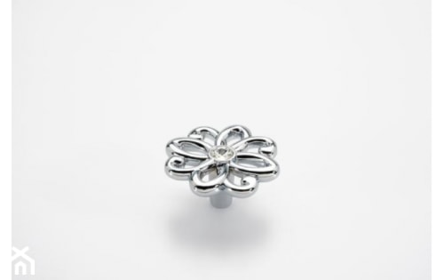 Chromowana gałka meblowa w kształcie kwiatuszka z kryształem Swarovskiego - 375 36 SWA 07 - zdjęcie od Green Valley Meble Premium - Homebook