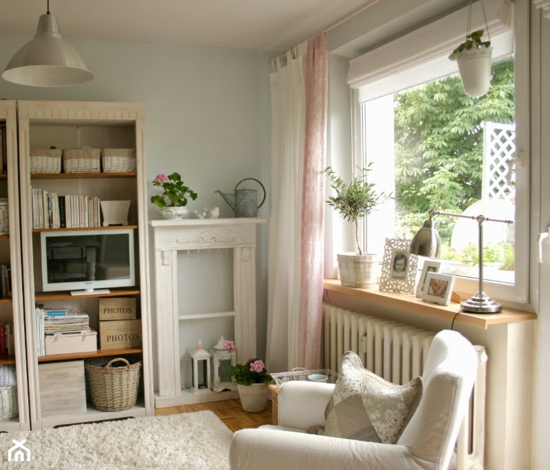 Salon - Średni biały szary salon z tarasem / balkonem, styl rustykalny - zdjęcie od Joanna Bryk - My little white home