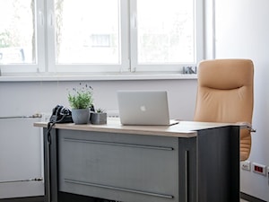 Metalowe biurko - zdjęcie od Icon Concept