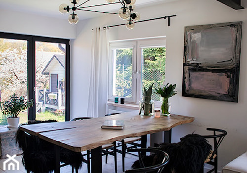 Stół King w klimatycznym wnętrzu z Trójmiasta - Średnia szara jadalnia jako osobne pomieszczenie, styl skandynawski - zdjęcie od hoom