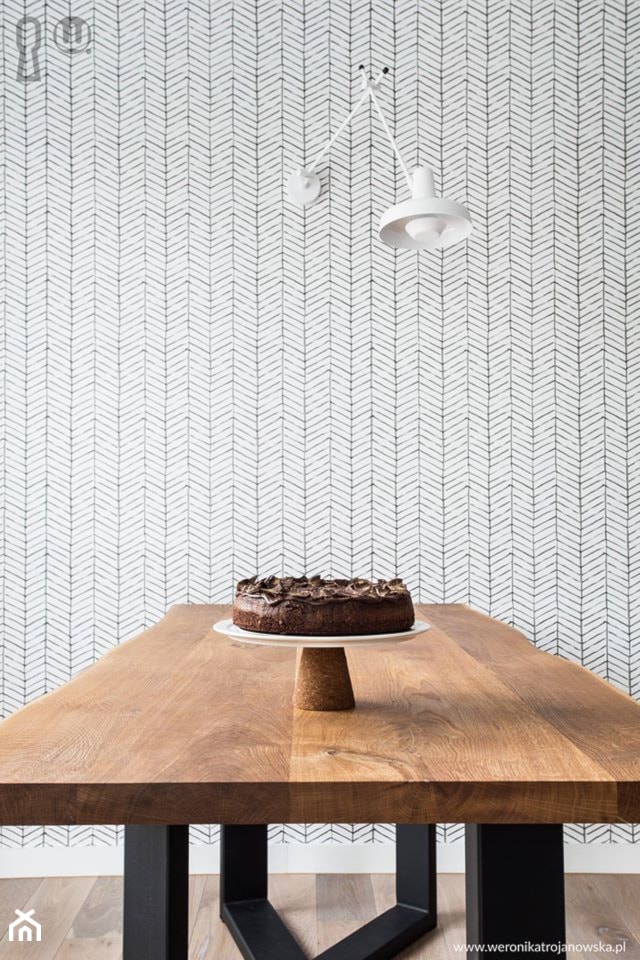 Stół z dębowym blatem - zdjęcie od hoom - Homebook