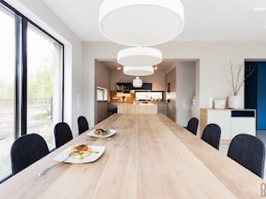 Stół Antonio w projekcie BLUE\GREEN COLORS Kasia Orwat Home Design - Duża szara jadalnia jako osobne pomieszczenie, styl nowoczesny - zdjęcie od hoom