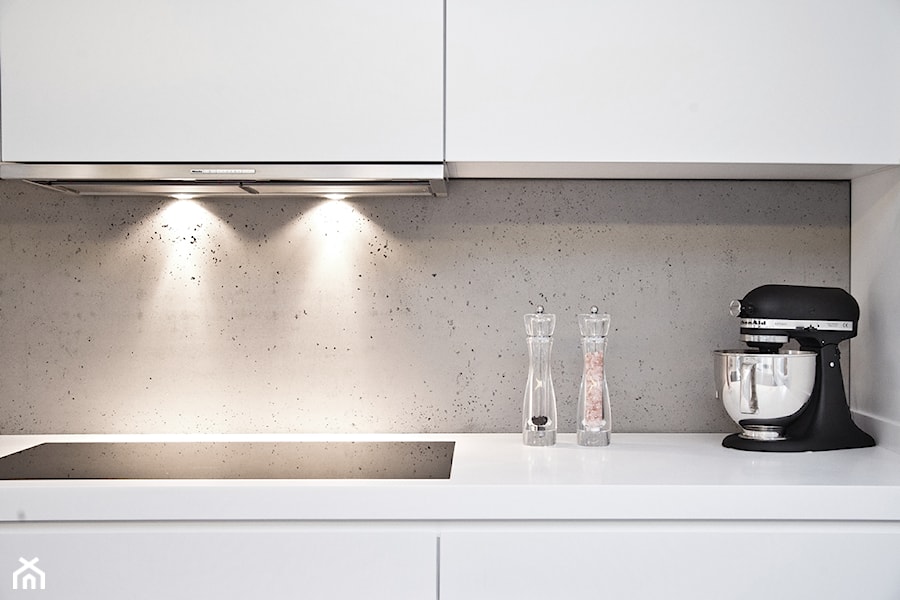 Apartament w Gdyni projekt: Andrzej Niegrzybowski - Kuchnia, styl minimalistyczny - zdjęcie od B-loft beton dekoracyjny