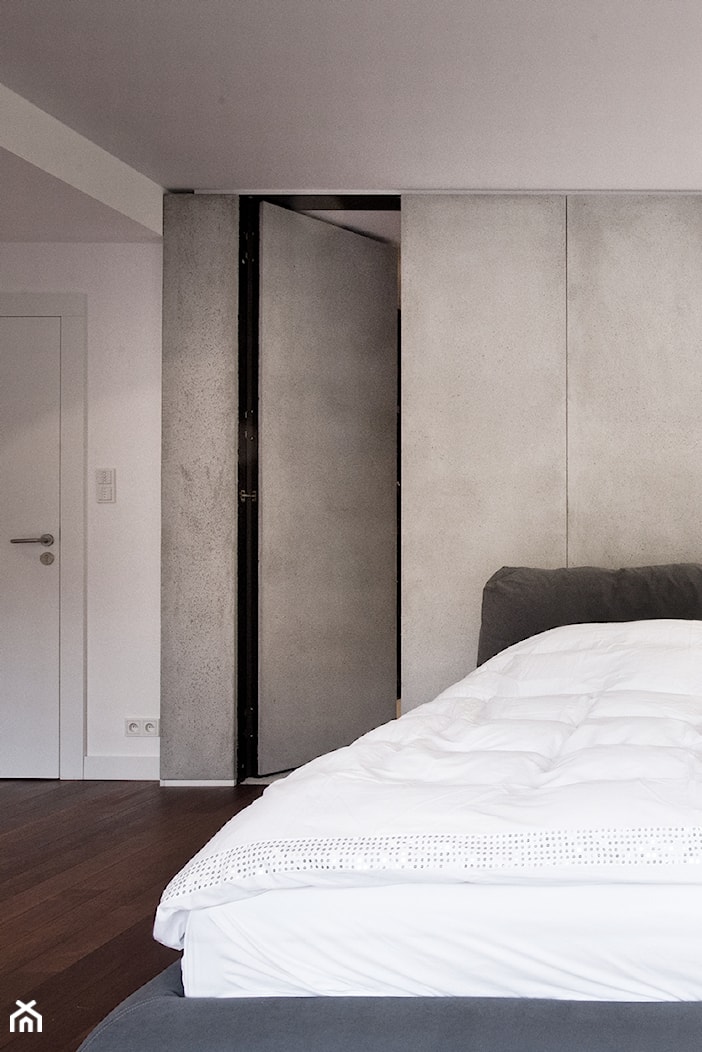 Apartament w Gdyni projekt: Andrzej Niegrzybowski - Sypialnia, styl minimalistyczny - zdjęcie od B-loft beton dekoracyjny - Homebook