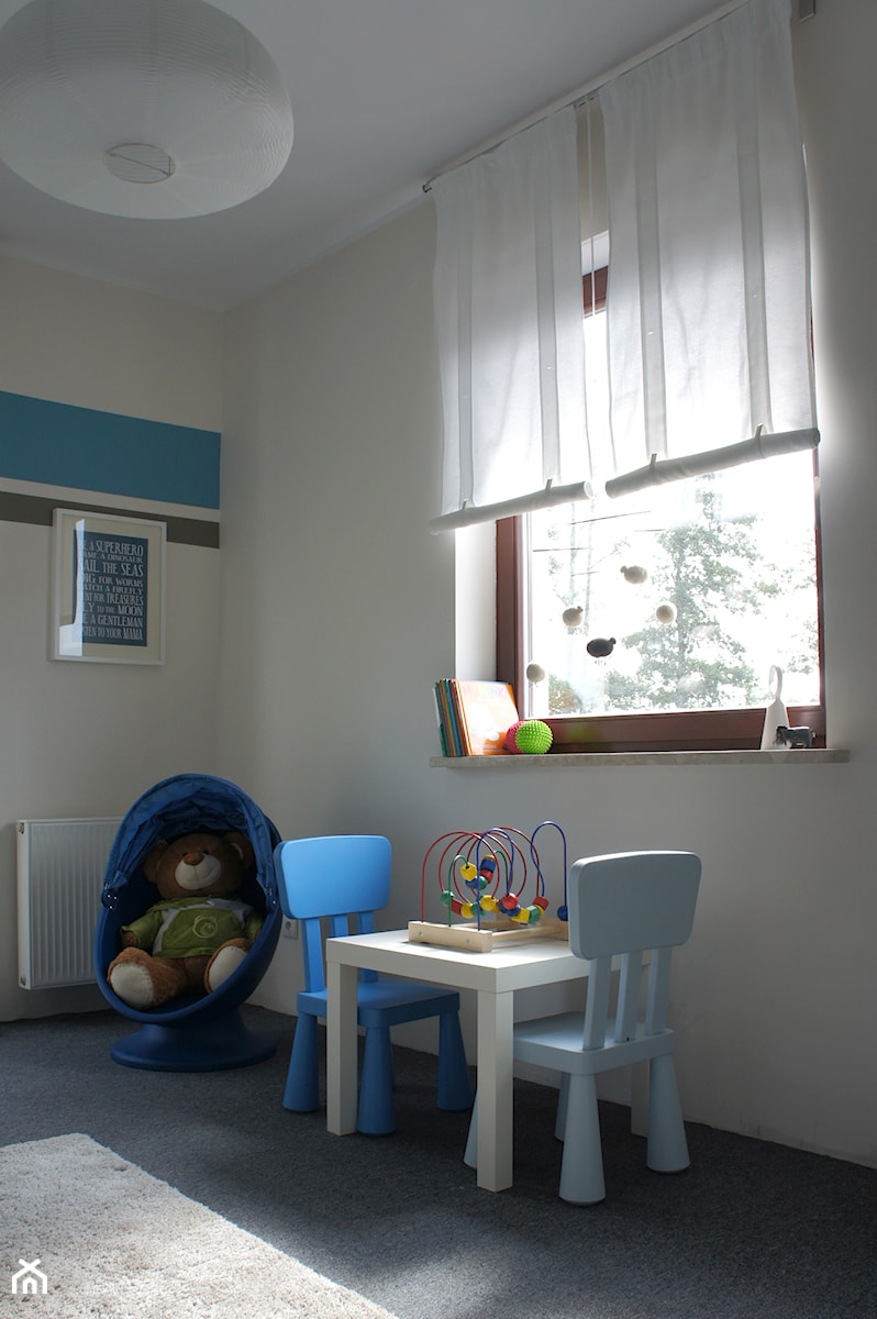 POKÓJ DZIECIECY 1 - Średni szary pokój dziecka dla dziecka dla chłopca, styl minimalistyczny - zdjęcie od abostudio